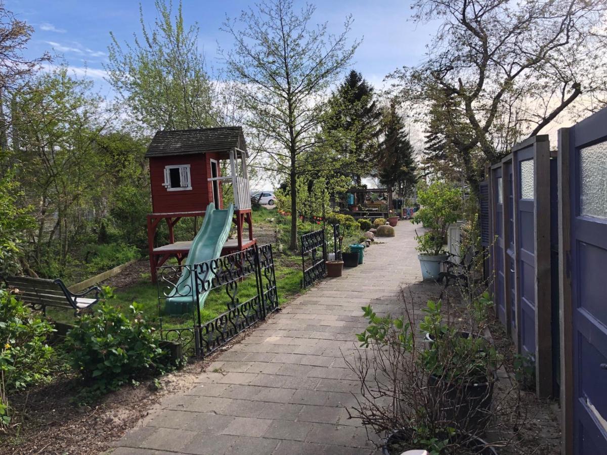 Houseboat Apartment With Water Terrace, Free Parking, Free Bikes & Fast Wifi 암스테르담 외부 사진