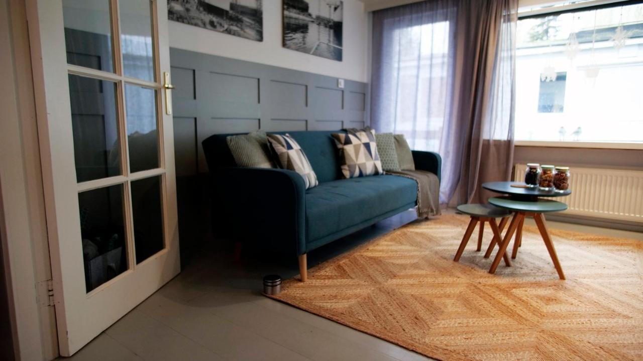 Houseboat Apartment With Water Terrace, Free Parking, Free Bikes & Fast Wifi 암스테르담 외부 사진