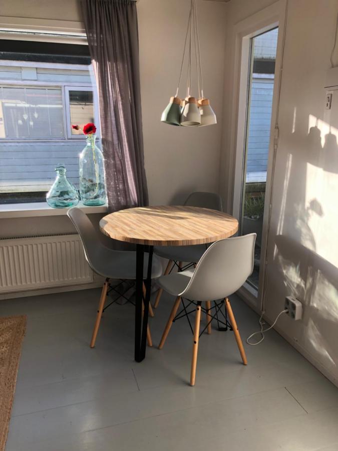 Houseboat Apartment With Water Terrace, Free Parking, Free Bikes & Fast Wifi 암스테르담 외부 사진