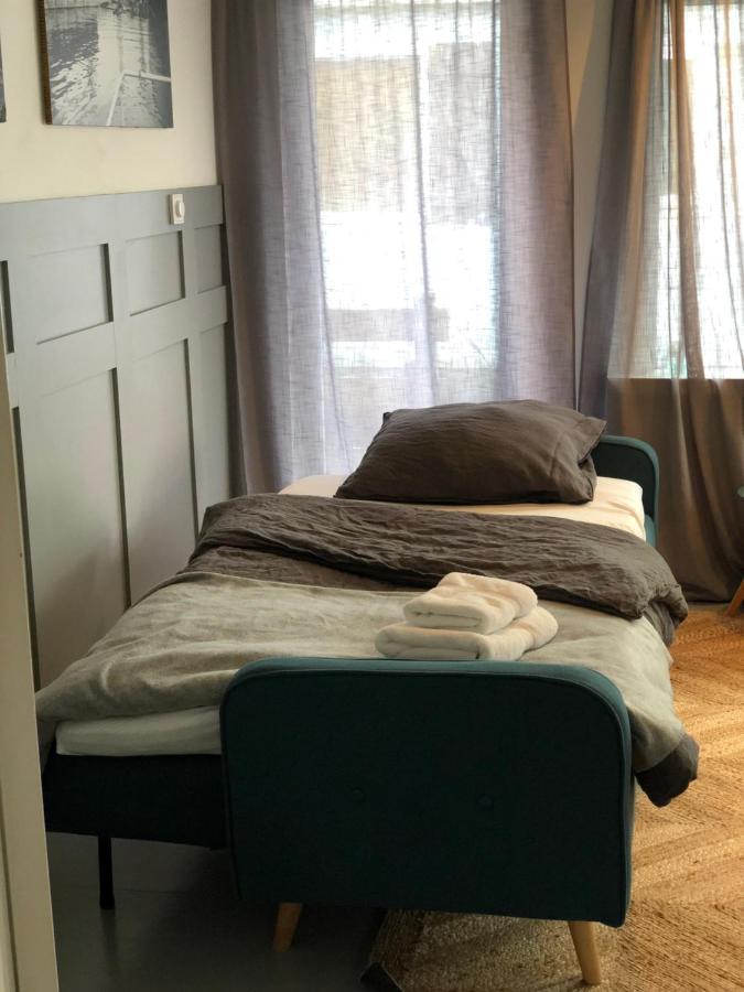 Houseboat Apartment With Water Terrace, Free Parking, Free Bikes & Fast Wifi 암스테르담 외부 사진